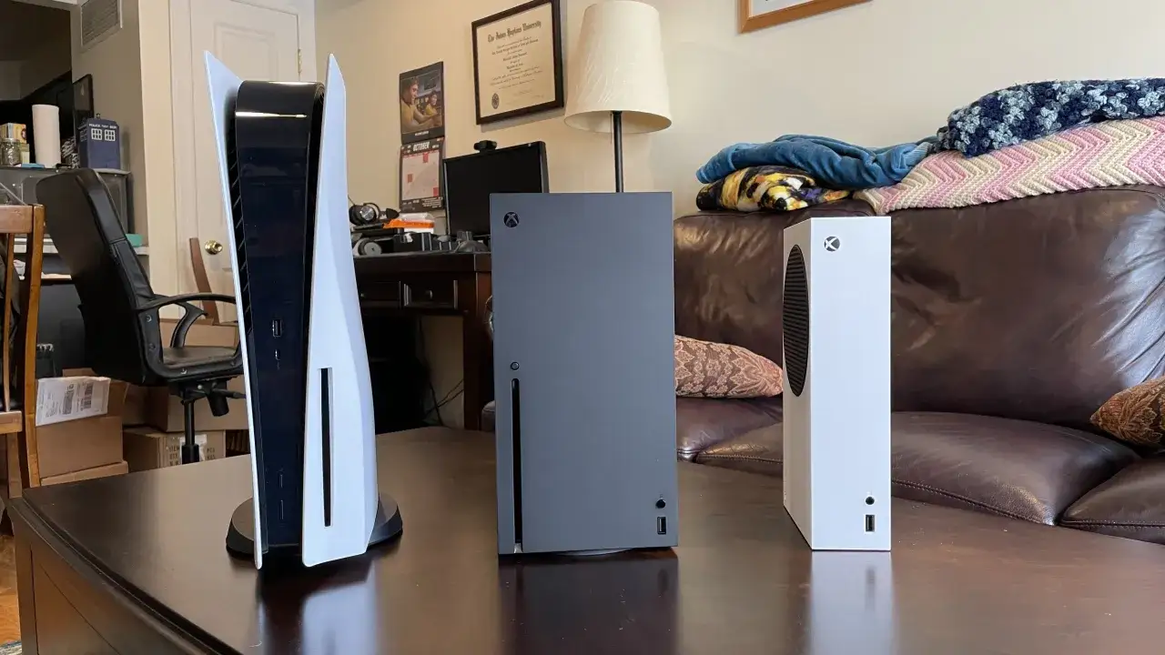 Zdjęcie PS5 czy Xbox Series S - który wybór przyniesie więcej radości?