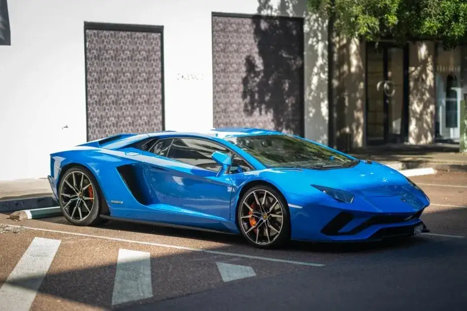 Zdjęcie Ile kosztuje ubezpieczenie lamborghini aventador? Zaskakujące ceny OC i AC