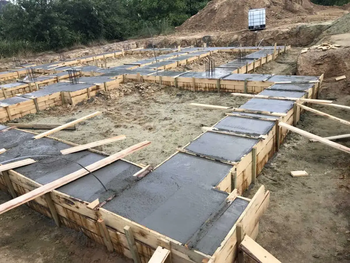 Zdjęcie Jak wykonać fundament: uniknij najczęstszych błędów w budowie