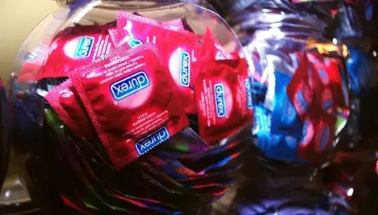 Zdjęcie Kiedy kościół dopuszcza prezerwatywy? Zaskakujące wyjątki w nauczaniu