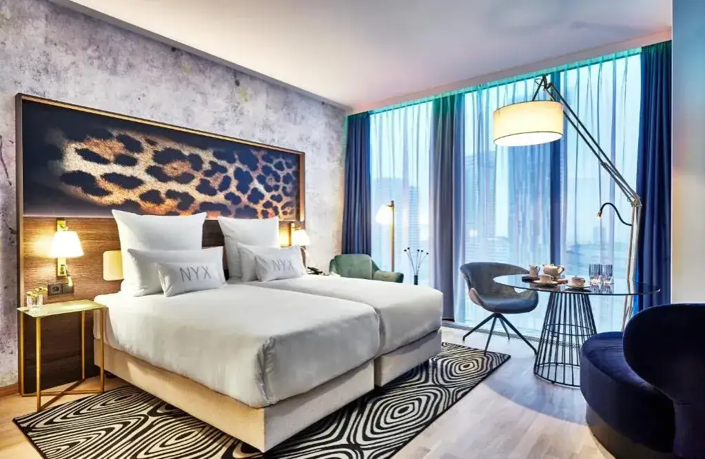 Zdjęcie Ile kosztuje hotel w Warszawie? Poznaj ceny i najlepsze oferty
