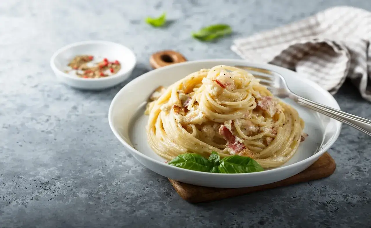 Zdjęcie Jaki ser do spaghetti carbonara? Oto najlepsze wybory dla smaku