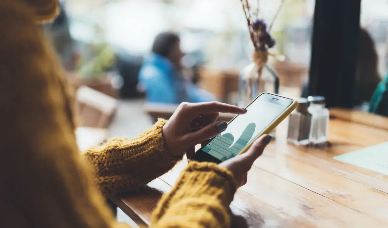 Zdjęcie Czy lombard przyjmie telefon na abonament? Sprawdź ważne warunki