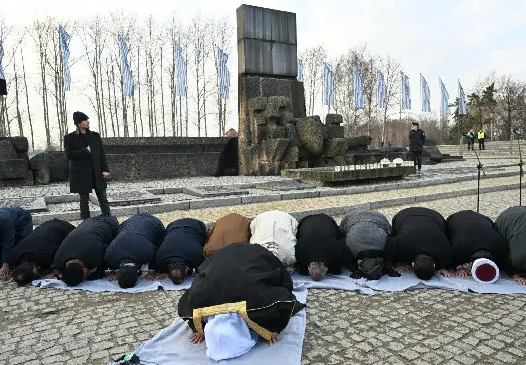 Zdjęcie Ile dokładnie trwa modlitwa muzułmanów? Sprawdź czas i etapy salat