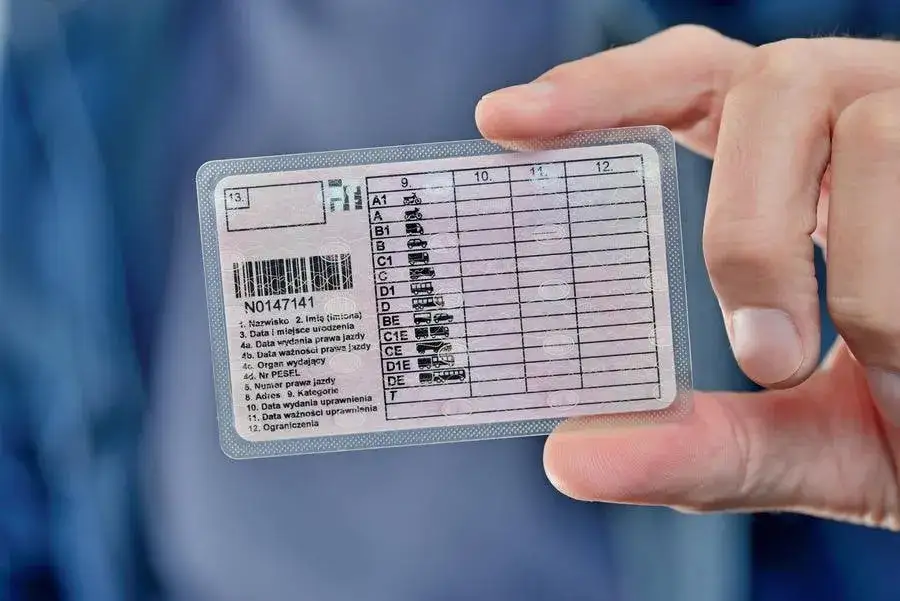 Zdjęcie Jak odzyskać prawo jazdy po elektronicznym zatrzymaniu – krok po kroku