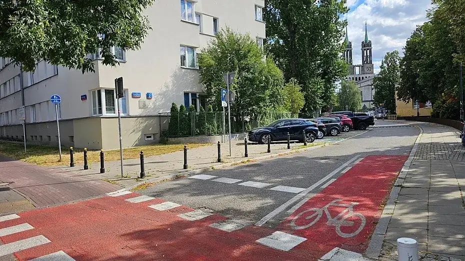 Zdjęcie Jak napisać wniosek o budowę chodnika, aby zwiększyć bezpieczeństwo?