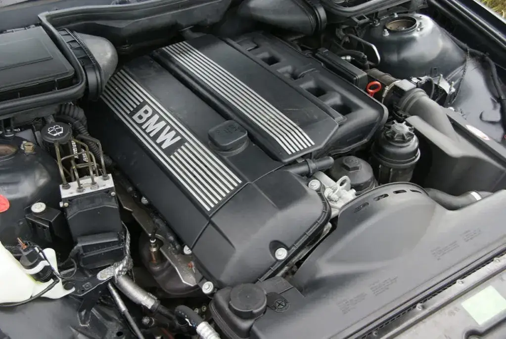 Zdjęcie Jaki olej do BMW diesel - uniknij problemów z silnikiem i wybierz najlepiej