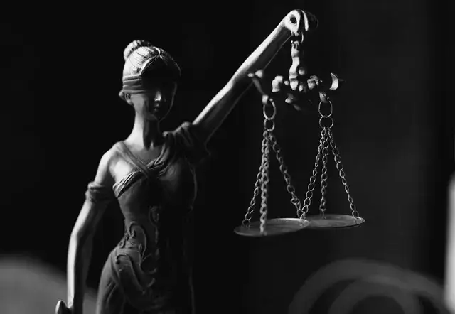 Zdjęcie Czy sąd apelacyjny może zmienić wyrok? Odkryj ważne fakty i ograniczenia