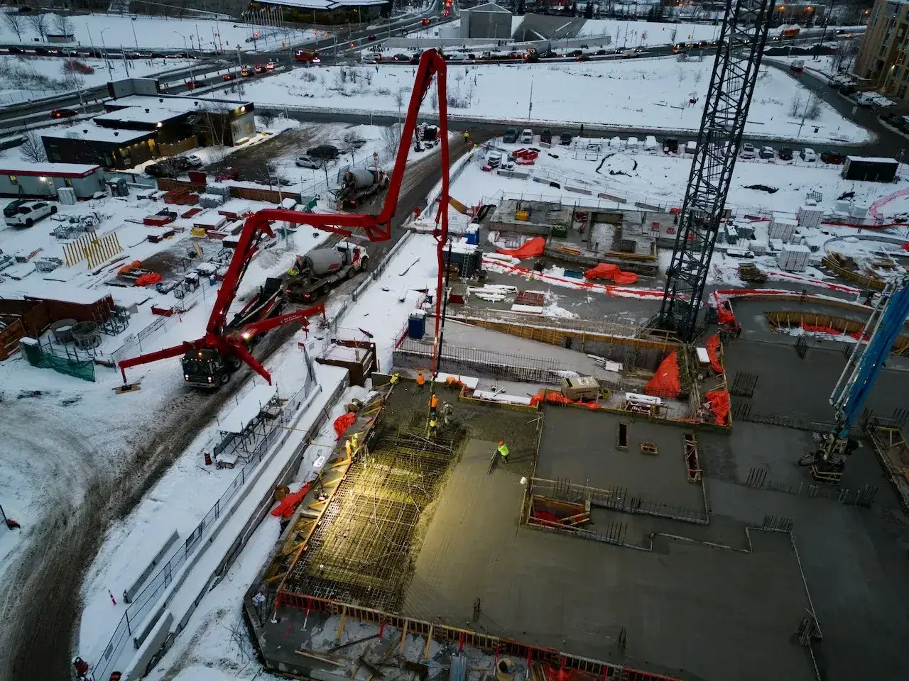 Zdjęcie Jak długo wiąże beton? Kluczowe informacje o twardnieniu betonu