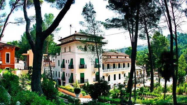 Zdjęcie Hotel Balneario Cofrentes: Relájate en un paraíso de bienestar y naturaleza