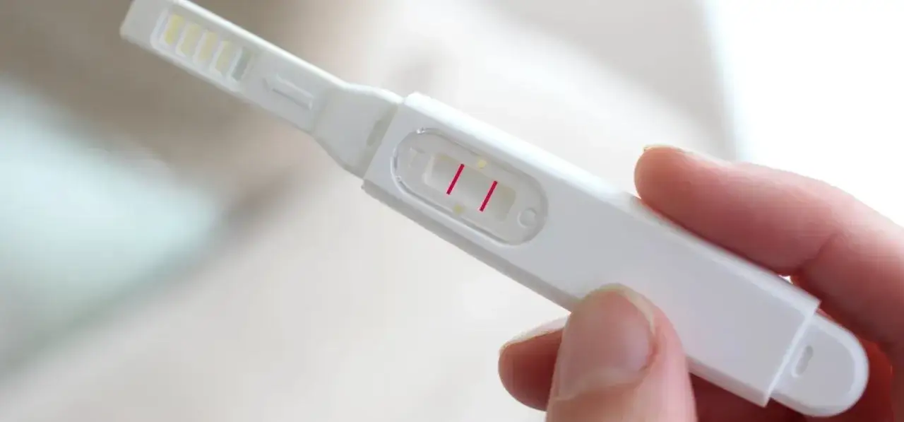 Zdjęcie Test ciążowy ile dni po owulacji? Sprawdź, jak uniknąć błędów