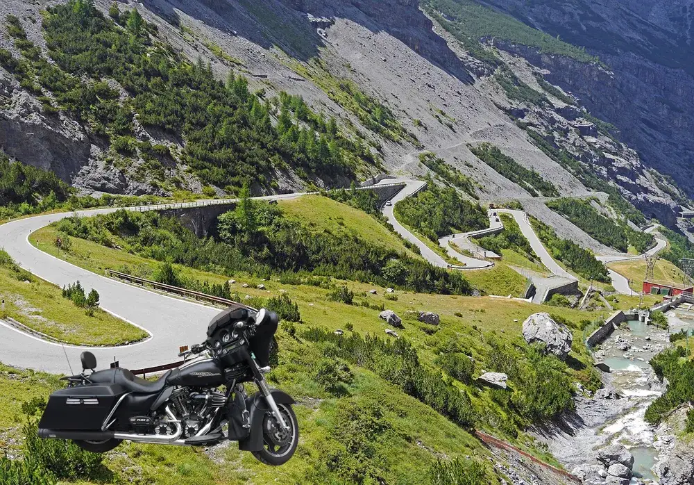 Zdjęcie Najlepsze trasy motocyklowe we Włoszech, które musisz przejechać