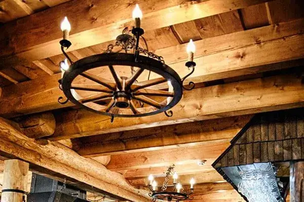 Zdjęcie Oświetlenie altany drewnianej - rodzaje lamp i praktyczne wskaz&oacute;wki