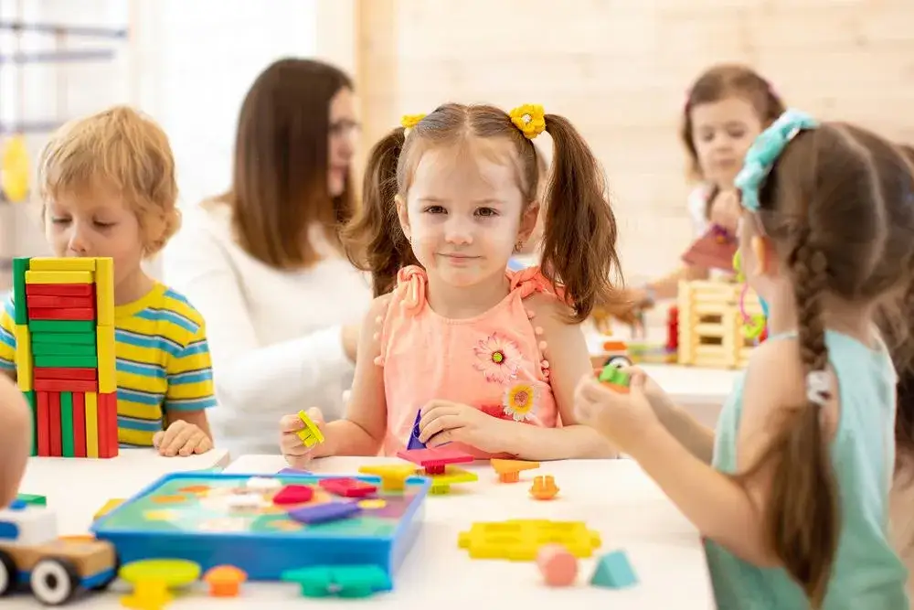 Zdjęcie Przedszkole Montessori co to? Poznaj unikalne metody nauczania dzieci