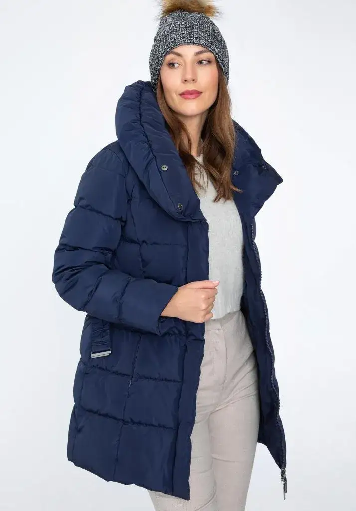 Zdjęcie Jaka czapka do kurtki parki? Oto najlepsze style na zimę