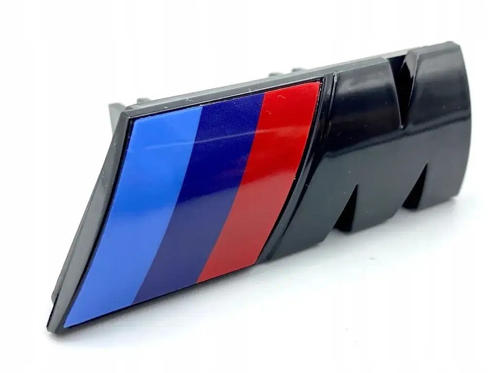 Zdjęcie Znaczek M-Pakiet na grill: jak wybrać idealny dla BMW?