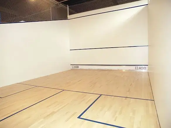 Zdjęcie Gdzie zagrać w squash w Pruszkowie? Najlepsze korty i kluby