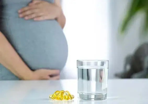 Zdjęcie DHA w ciąży od kiedy? Kluczowe informacje dla zdrowia mamy i dziecka