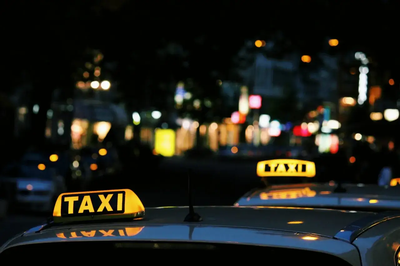 Zdjęcie Jak założyć firmę taxi: uniknij najczęstszych błędów i kosztów