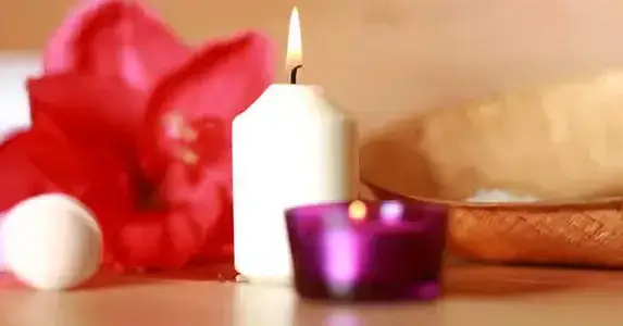 Zdjęcie Świece do spa: jak wybrać najlepsze aromaty do relaksu i odprężenia