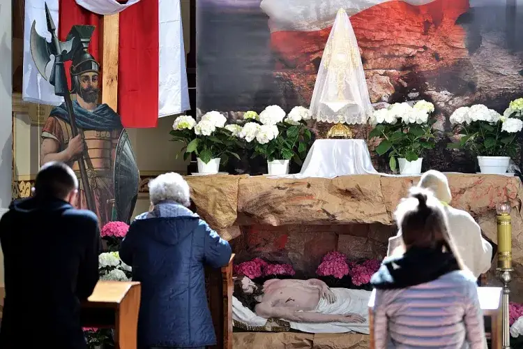 Zdjęcie Czy w Wielką Sobotę jest spowiedź? Ważne informacje dla wiernych