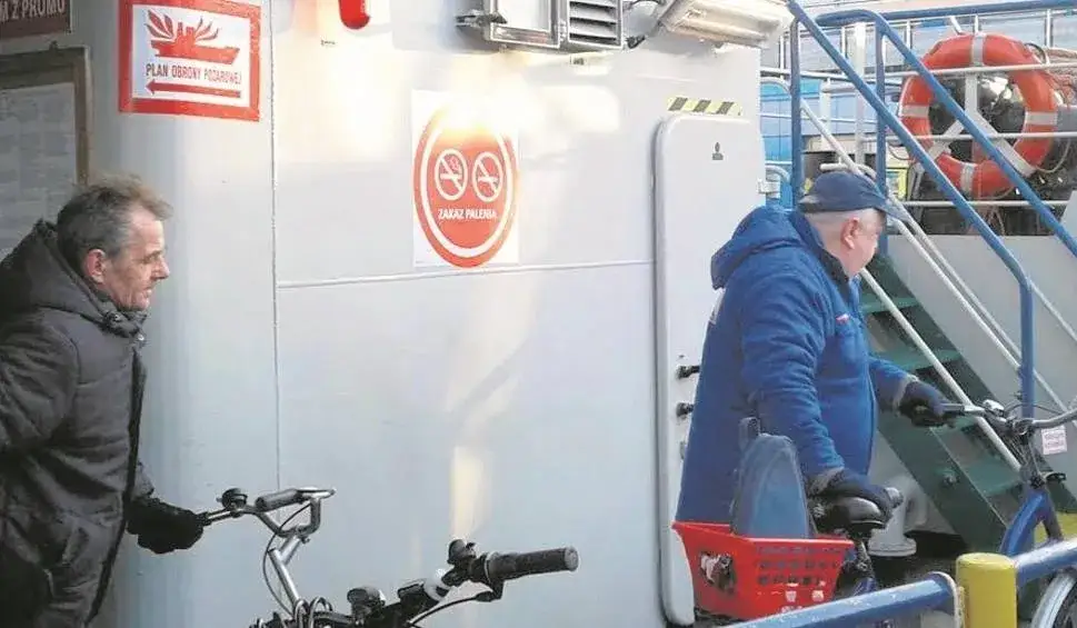 Zdjęcie Czy na promie można palić? Sprawdź zasady i kary za naruszenie