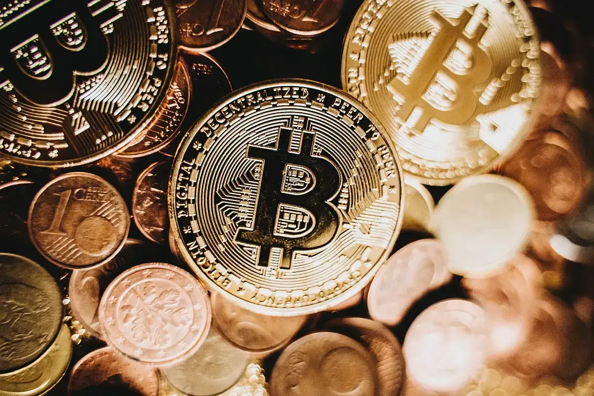 Zdjęcie Jak długo idzie przelew bitcoin? Sprawdź, co wpływa na czas transakcji