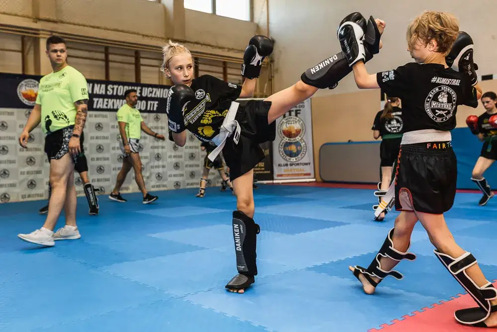Zdjęcie Czym się różni K1 od kickboxingu? Kluczowe różnice i zasady