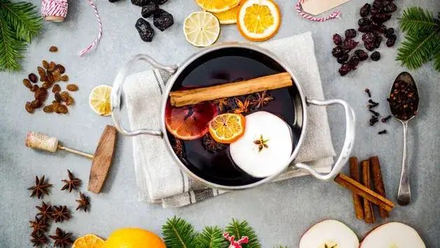 Zdjęcie Co się dodaje do grzańca, aby uzyskać wyjątkowy smak?