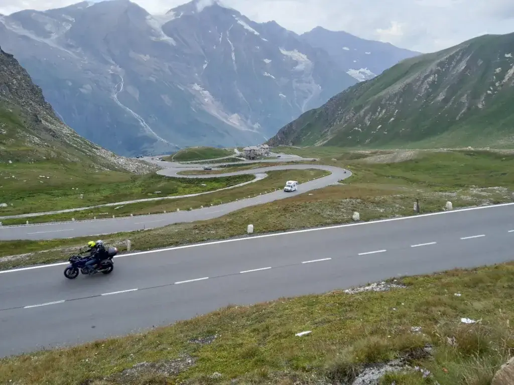 Zdjęcie Niezapomniane trasy motocyklowe w Słowenii - odkryj ukryte skarby