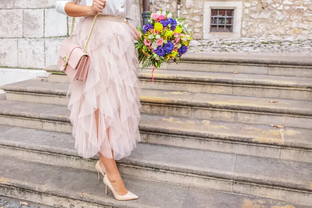 Zdjęcie Jak stylizować tiulową spódnicę, aby wyglądać modnie i elegancko
