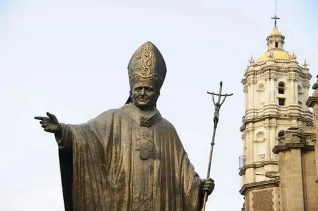 Zdjęcie Czy dotykanie swoich miejsc intymnych to grzech? Odkryj moralne dylematy