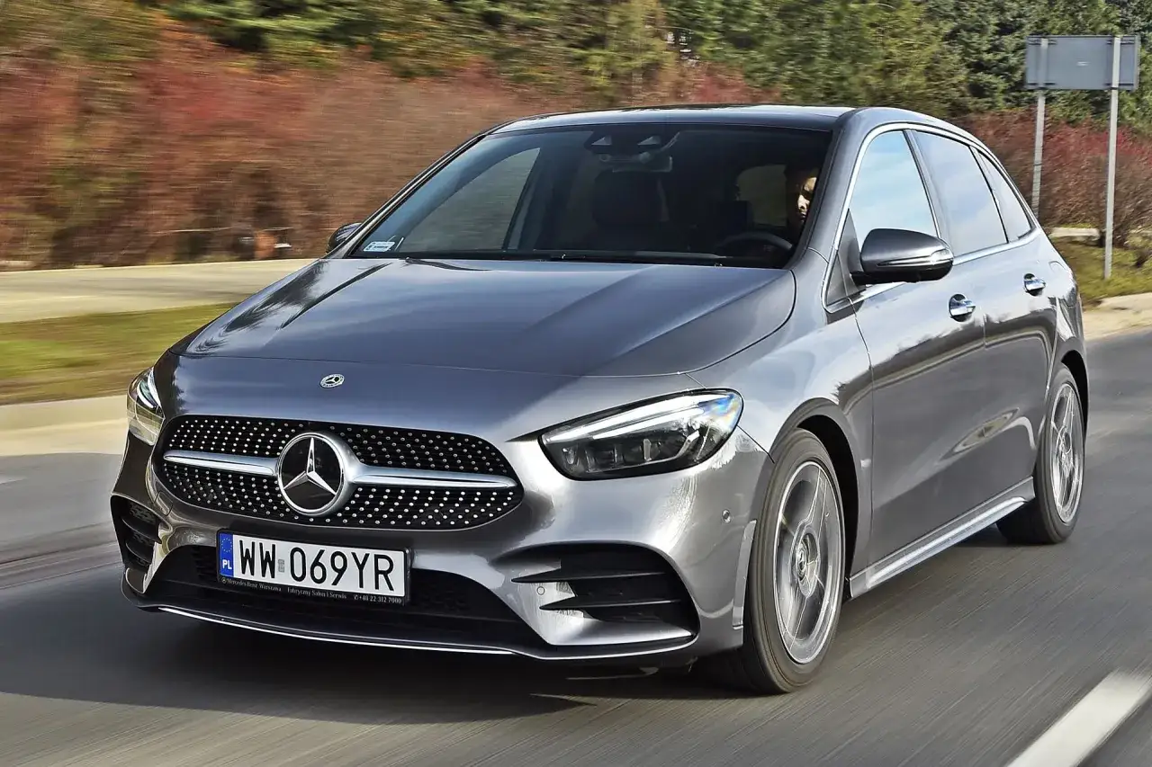 Zdjęcie Mercedes B Class Benz - szczegółowe informacje o modelu i jego konkurencji