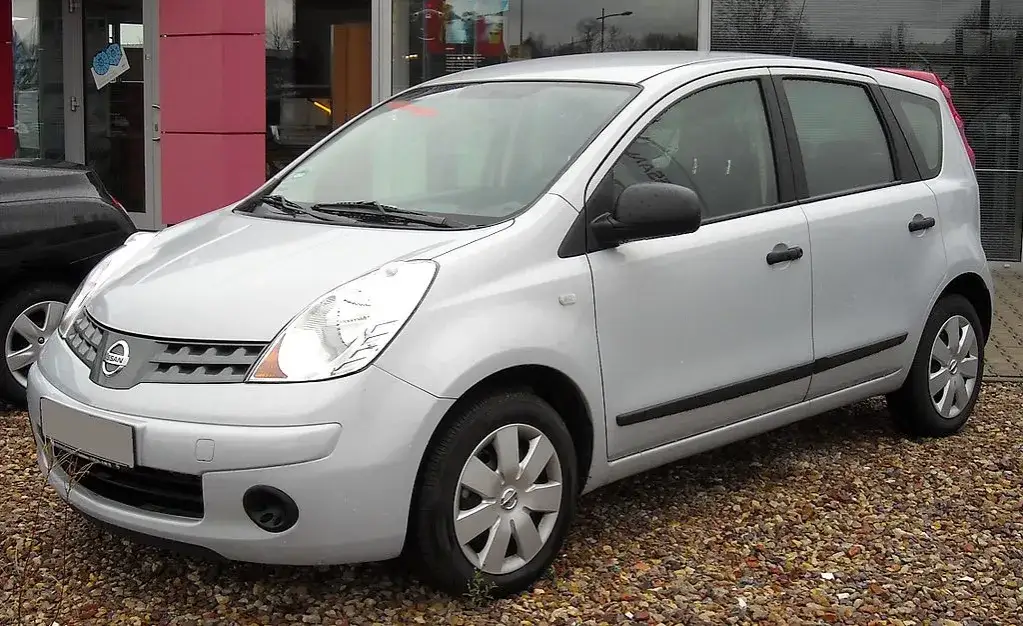 Zdjęcie Pojemność baku Nissan Note - ile litrów paliwa naprawdę zmieścisz?