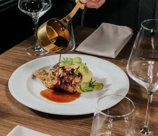 Zdjęcie Gdzie zjeść w Krośnie? Odkryj najlepsze restauracje i smaki