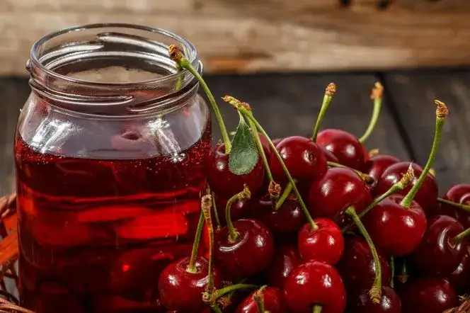 Zdjęcie Jak zrobić sok z czereśni – prosty przepis, który zachwyci smakiem