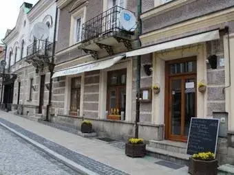 Zdjęcie Gdzie zjeść w Sandomierzu? Sprawdź najlepsze restauracje i lokalne przysmaki