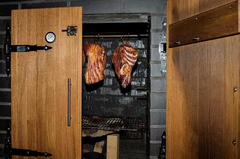 Zdjęcie Jak zbudować trwały grill i wędzarnię murowane, które zachwycą smakami