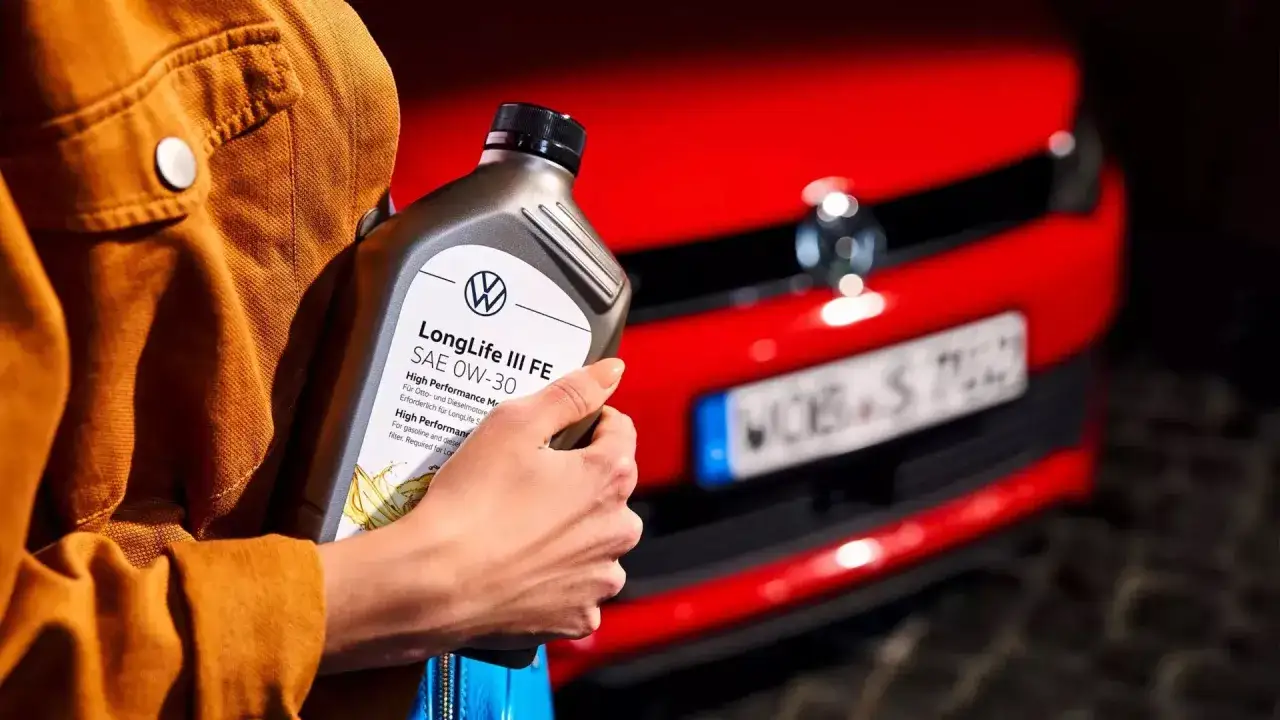 Zdjęcie Ile kosztuje wymiana oleju w serwisie VW? Zaskakujące ceny i oferty