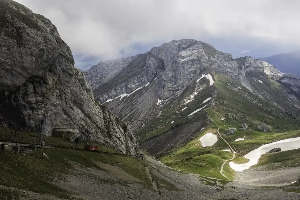 Zdjęcie Jak powstały góry? Odkryj tajemnice ich geologicznej formacji