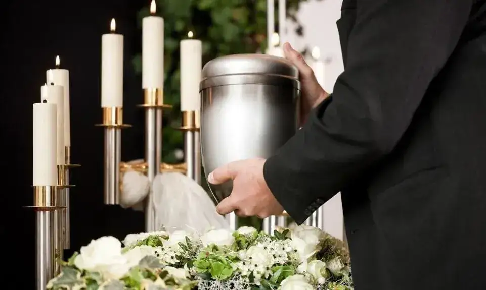 Zdjęcie Czy dusza czuje kremacje? Prawda o bólu i świadomości duszy