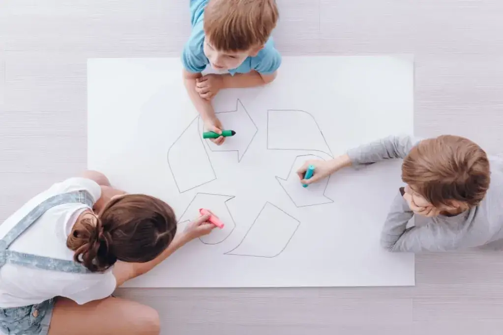 Zdjęcie Czy zeszyty to makulatura? Dowiedz się, jak je odpowiednio recyklingować