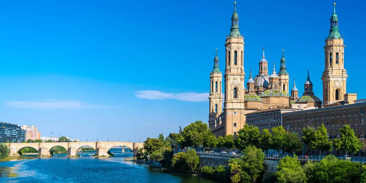 Zdjęcie Zaragoza y alrededores: Tu gu&iacute;a para un viaje inolvidable