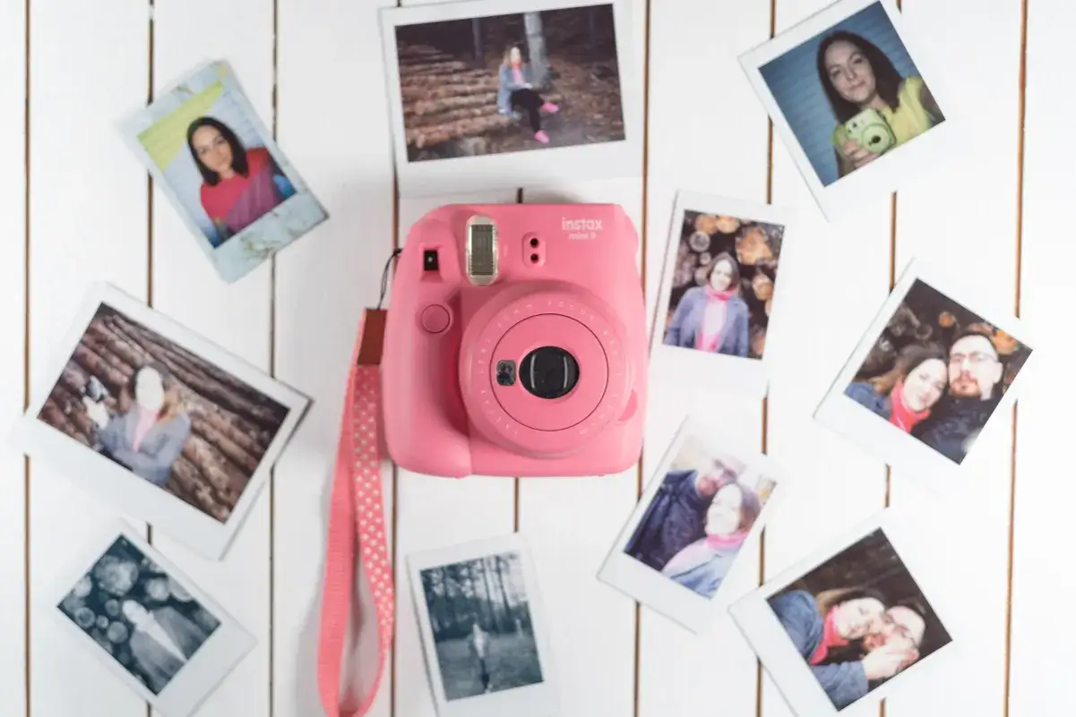 Zdjęcie Aparat dla dzieci z drukiem zdjęć: Instax vs. termiczny co wybrać?