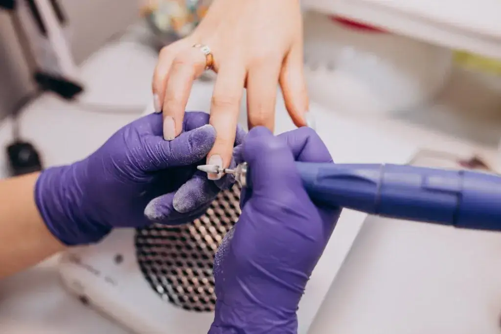 Zdjęcie Jak używać frezarki do manicure, aby uniknąć najczęstszych błędów