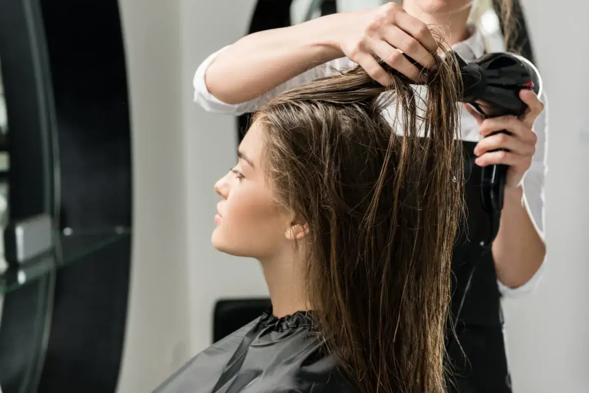 Zdjęcie SPA dla włosów Warszawa: Regeneracja i blask od 200 zł