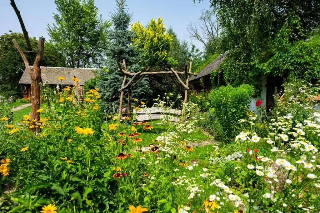 Zdjęcie Skansen Sikory – urokliwe miejsce na wypoczynek w Mazowieckiem