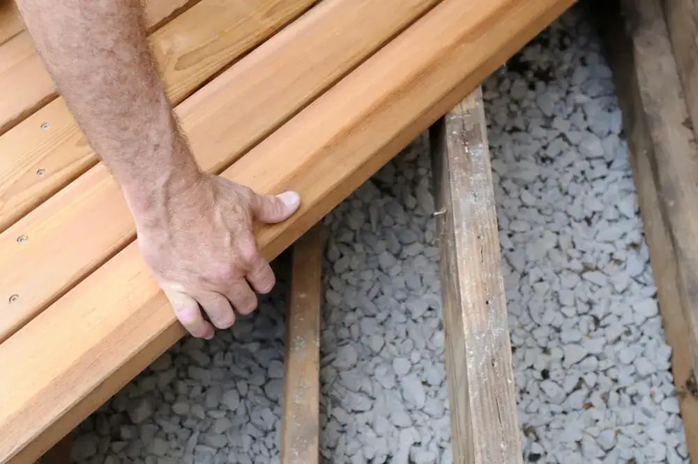 Zdjęcie Jakie wymiary legarów pod taras zapewnią trwałość i stabilność?
