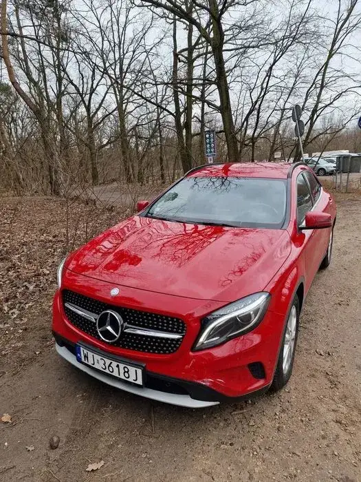 Zdjęcie Mercedes-Benz GLA - porównanie modeli, specyfikacje i opinie użytkowników