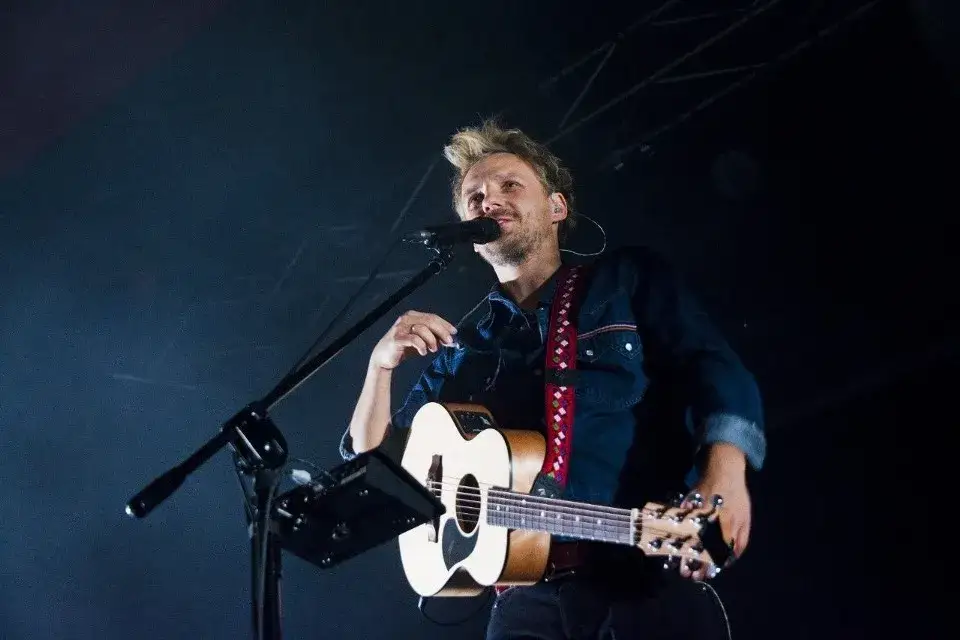 Zdjęcie Ile trwa koncert Pawła Domagały? Sprawdź szczegóły i czas trwania